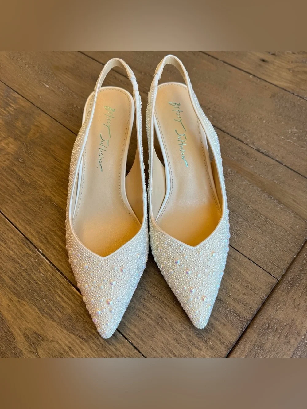 Betsey Johnson Clark Ivory Slingback Heels - Picture 1 of 5